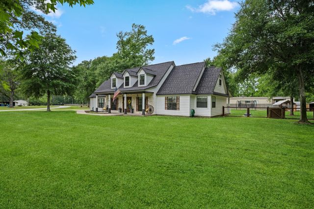 18 E Old Field Drive, Huffman, TX 77336