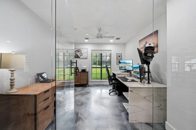 18 E Old Field Drive, Huffman, TX 77336