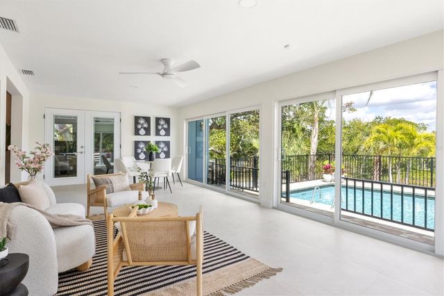 700 TROPICAL CIRCLE, Sarasota, FL 34242