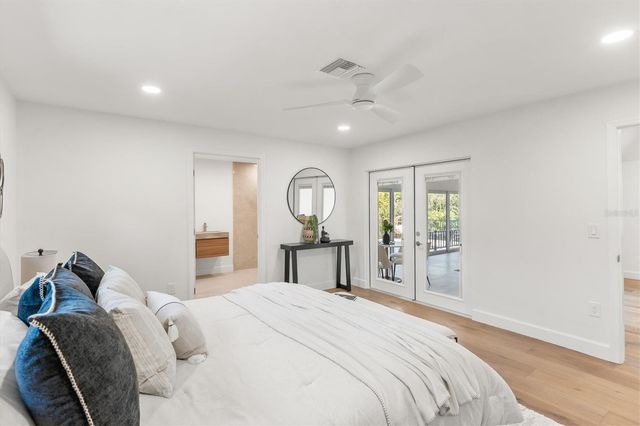 700 TROPICAL CIRCLE, Sarasota, FL 34242