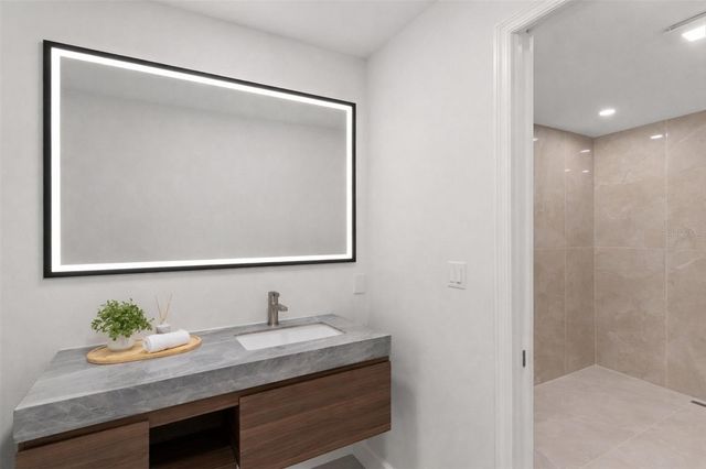 700 TROPICAL CIRCLE, Sarasota, FL 34242