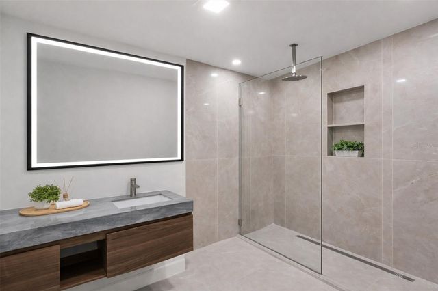 700 TROPICAL CIRCLE, Sarasota, FL 34242