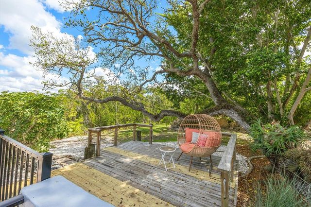 700 TROPICAL CIRCLE, Sarasota, FL 34242