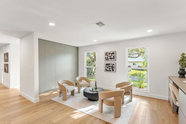 700 TROPICAL CIRCLE, Sarasota, FL 34242