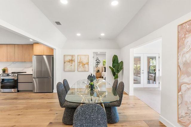 700 TROPICAL CIRCLE, Sarasota, FL 34242