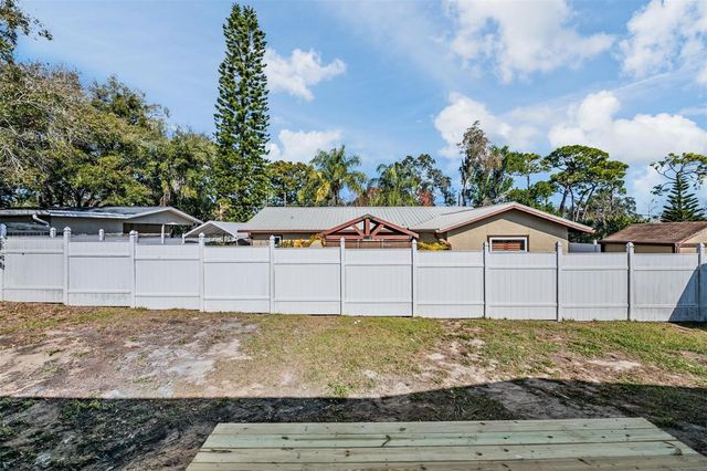 66 LAKE SHORE DRIVE, Palm Harbor, FL 34684