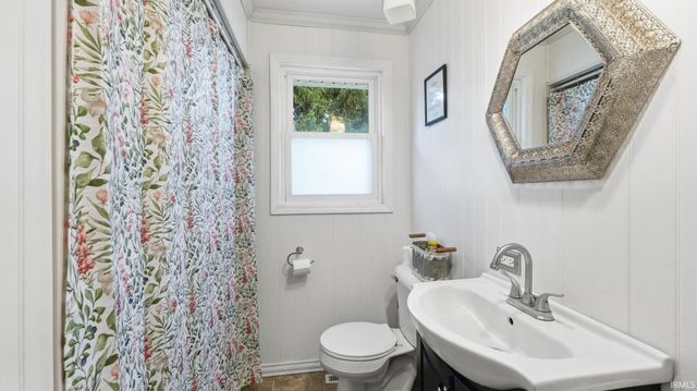 7124 St. Joe Road, Fort Wayne, IN 46835