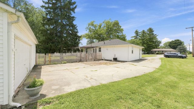7124 St. Joe Road, Fort Wayne, IN 46835