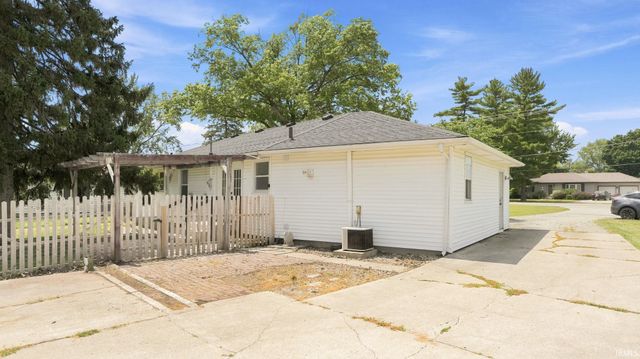 7124 St. Joe Road, Fort Wayne, IN 46835