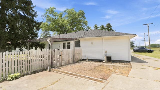 7124 St. Joe Road, Fort Wayne, IN 46835