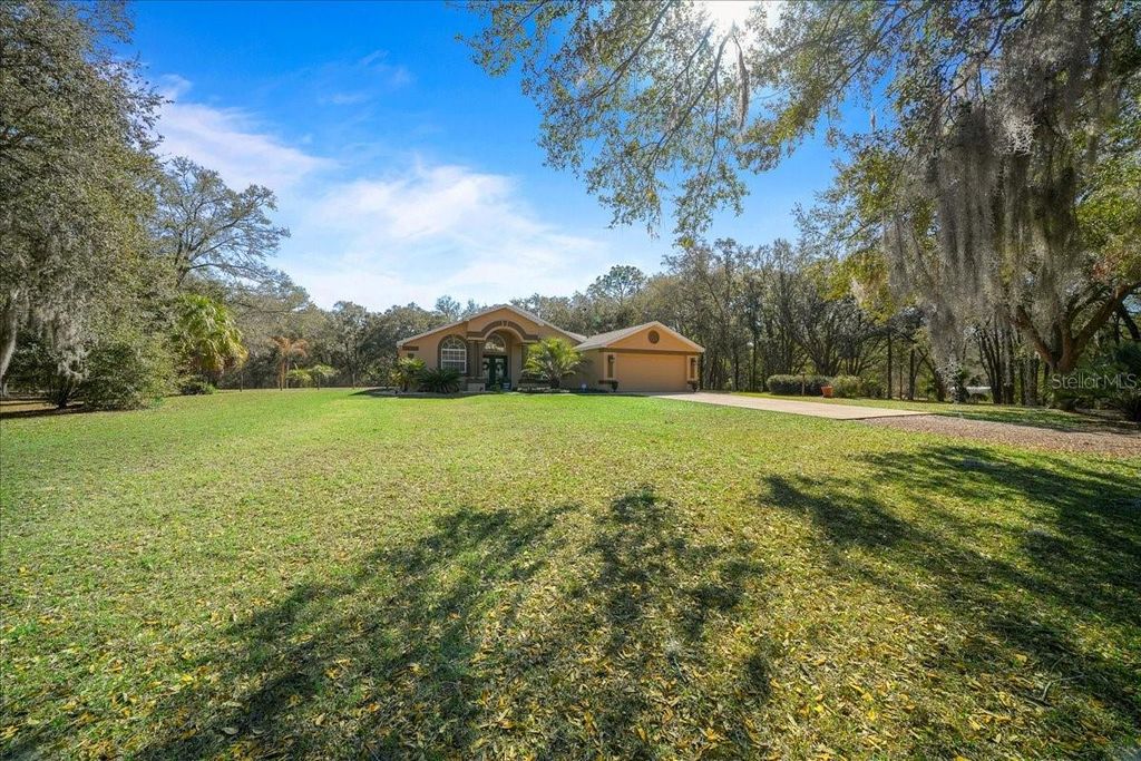 Image 4 of property listing at 8583 N TIBET TERRACE, Dunnellon, FL 34433