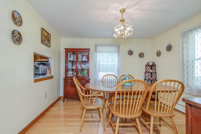 36 N Curtisville Road, Concord, NH 03301