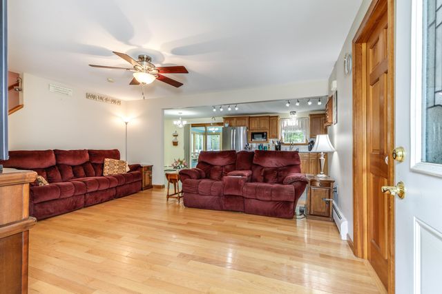 36 N Curtisville Road, Concord, NH 03301