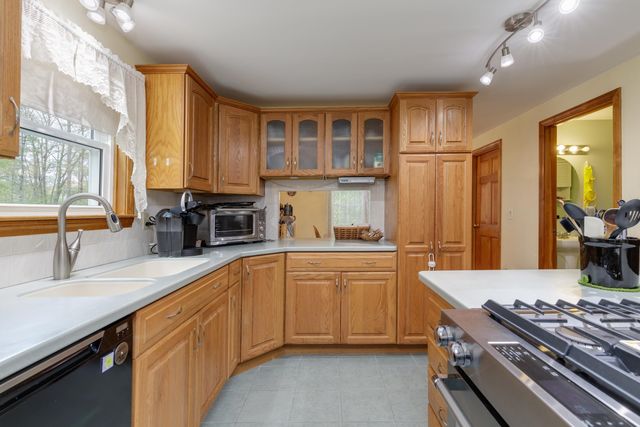 36 N Curtisville Road, Concord, NH 03301