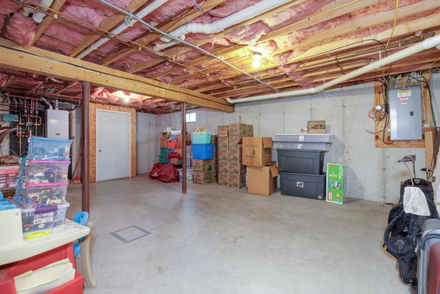 36 N Curtisville Road, Concord, NH 03301