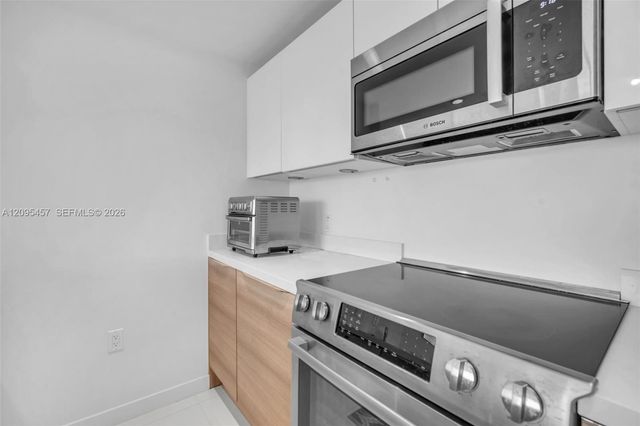 9940 W Bay Harbor Drive 5D-N, Bay Harbor Islands, FL 33154