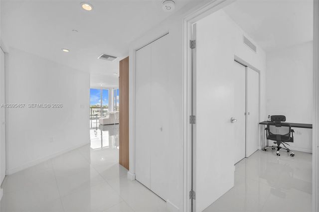 9940 W Bay Harbor Drive 5D-N, Bay Harbor Islands, FL 33154