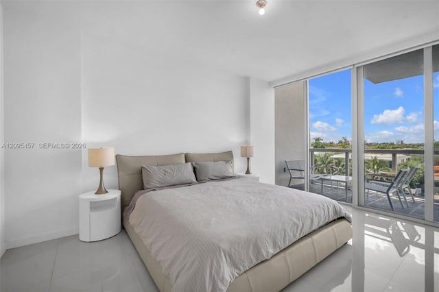 9940 W Bay Harbor Drive 5D-N, Bay Harbor Islands, FL 33154