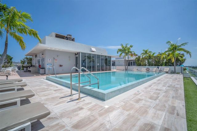 9940 W Bay Harbor Drive 5D-N, Bay Harbor Islands, FL 33154
