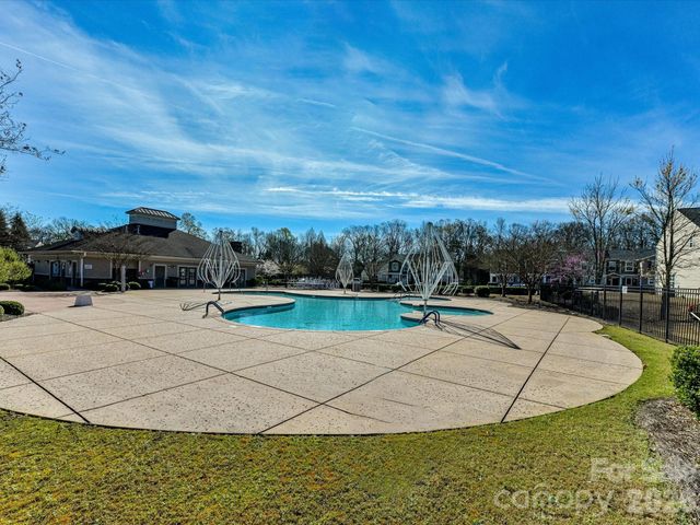 806 Canoe Song Road, Fort Mill, SC 29708