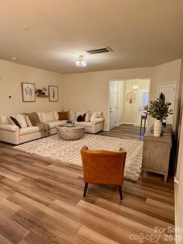 806 Canoe Song Road, Fort Mill, SC 29708