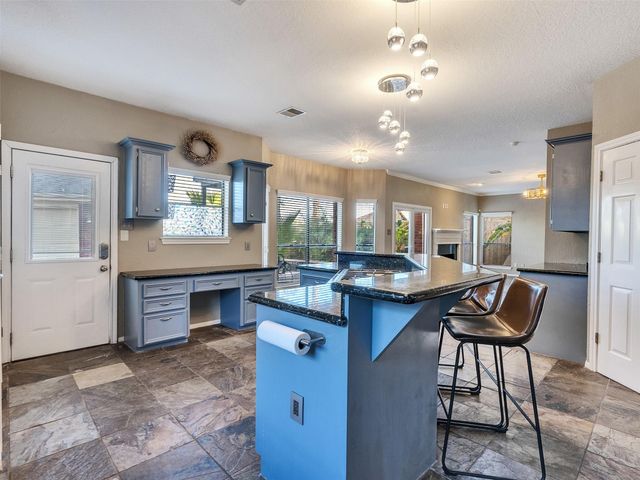 114 Bayou Bend Drive, League City, TX 77573