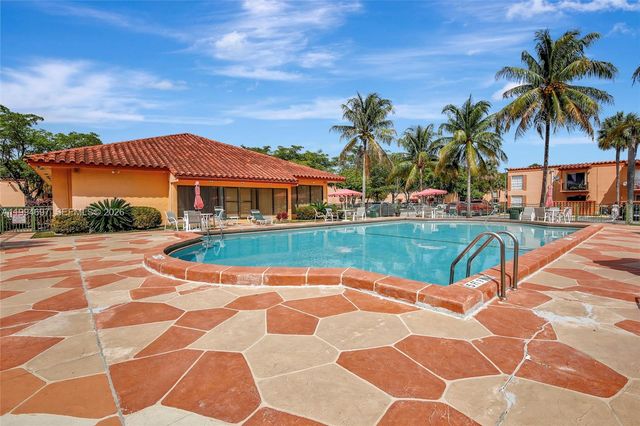 7241 Miami Lakes Dr D14, Miami Lakes, FL 33014