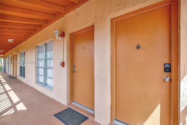 7241 Miami Lakes Dr D14, Miami Lakes, FL 33014