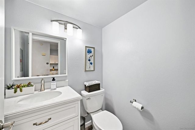 3811 Creststone, San Diego, CA 92130