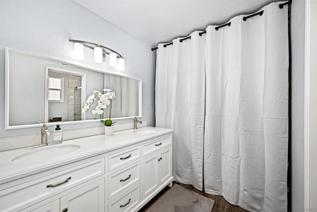 3811 Creststone, San Diego, CA 92130