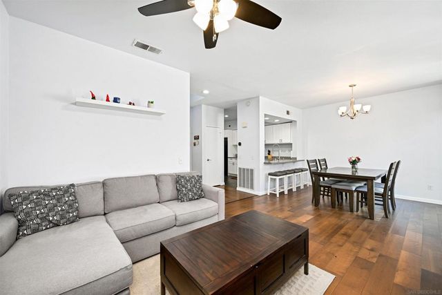 3811 Creststone, San Diego, CA 92130