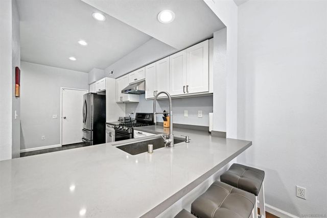 3811 Creststone, San Diego, CA 92130