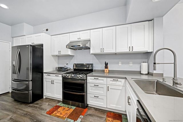 3811 Creststone, San Diego, CA 92130