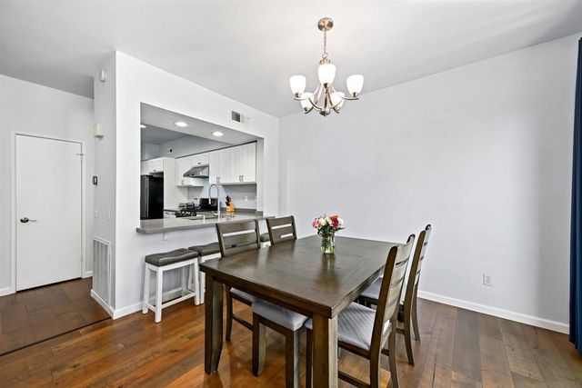 3811 Creststone, San Diego, CA 92130