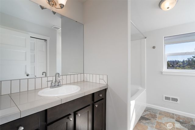 3817 Deskin Court, Anacortes, WA 98221