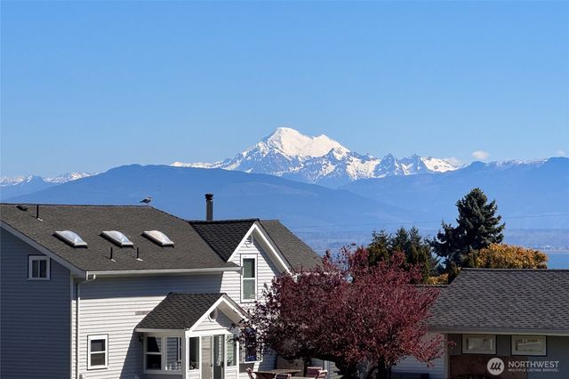 3817 Deskin Court, Anacortes, WA 98221