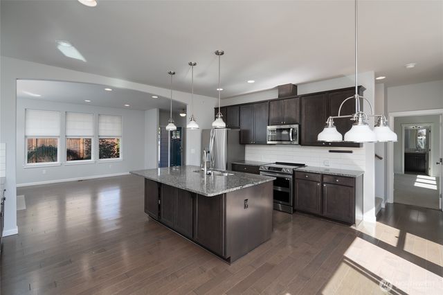 3817 Deskin Court, Anacortes, WA 98221