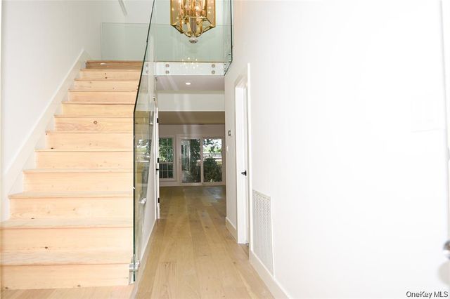 95 Woodlake Drive W 95, Woodbury, NY 11797