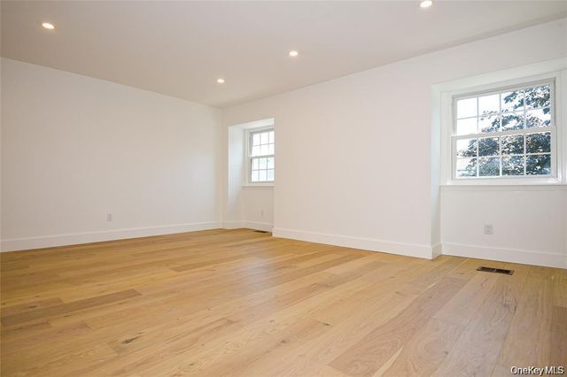 95 Woodlake Drive W 95, Woodbury, NY 11797