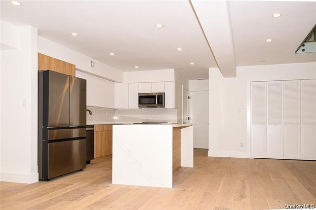 95 Woodlake Drive W 95, Woodbury, NY 11797