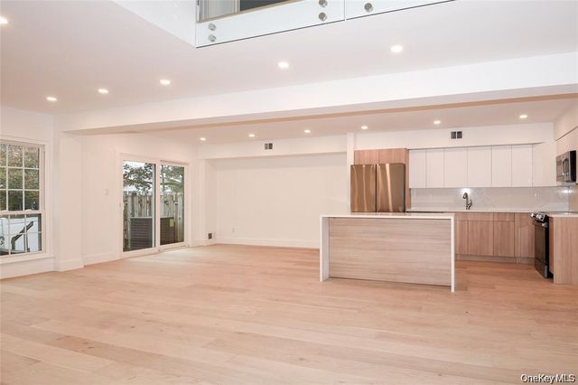 95 Woodlake Drive W 95, Woodbury, NY 11797