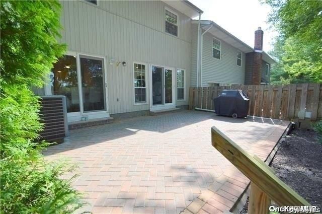 95 Woodlake Drive W 95, Woodbury, NY 11797