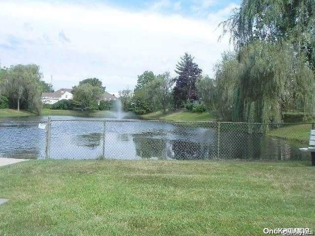 95 Woodlake Drive W 95, Woodbury, NY 11797