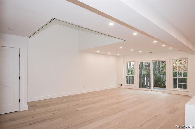 95 Woodlake Drive W 95, Woodbury, NY 11797