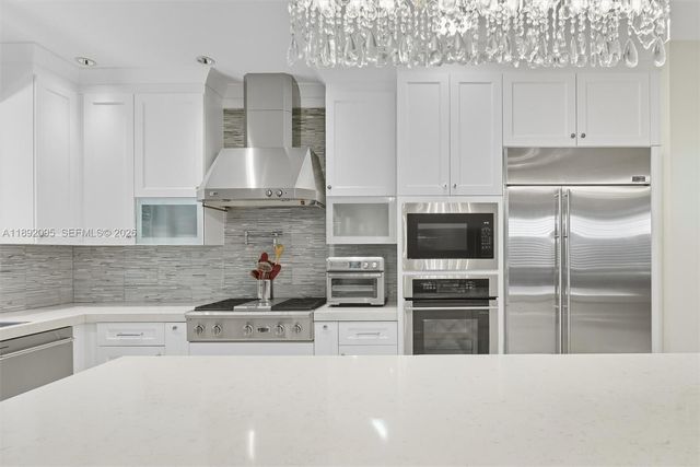 5800 SW 99th Terrace, Pinecrest, FL 33156