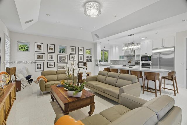 5800 SW 99th Terrace, Pinecrest, FL 33156