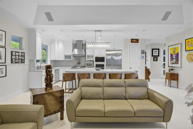 5800 SW 99th Terrace, Pinecrest, FL 33156