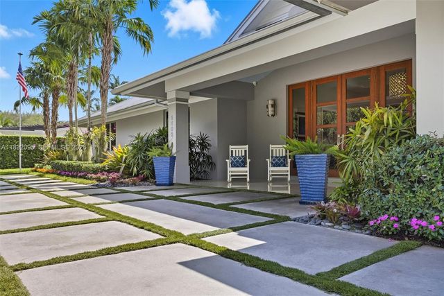 5800 SW 99th Terrace, Pinecrest, FL 33156