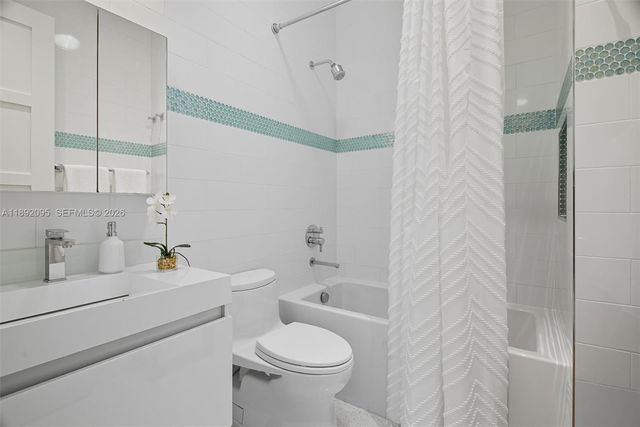 5800 SW 99th Terrace, Pinecrest, FL 33156