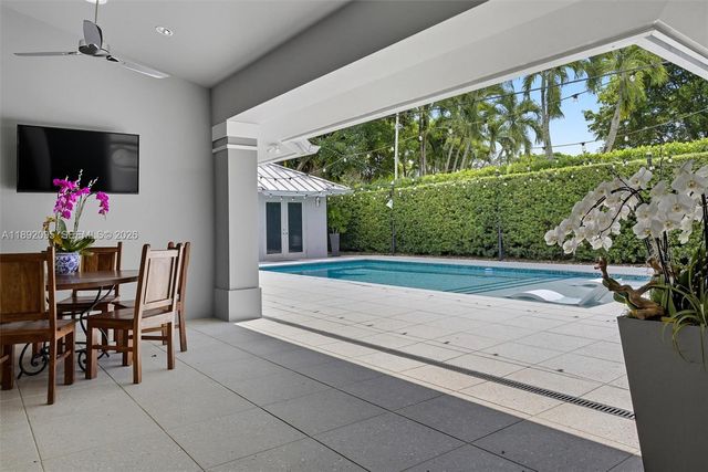 5800 SW 99th Terrace, Pinecrest, FL 33156